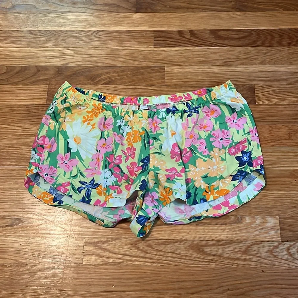 Old Navy‎ Green and Pink pajama Shorts Vibrant Design in green floral size large